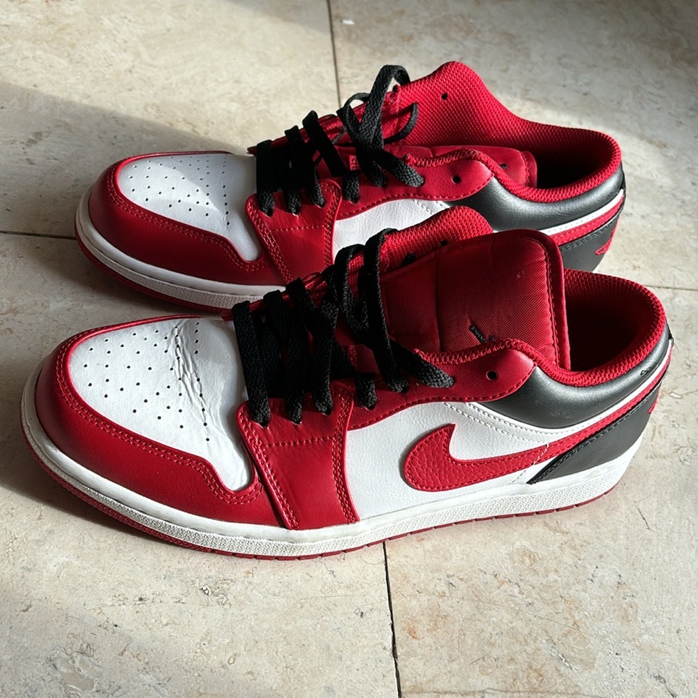 Jordan 1 low red - Reverse black toe
